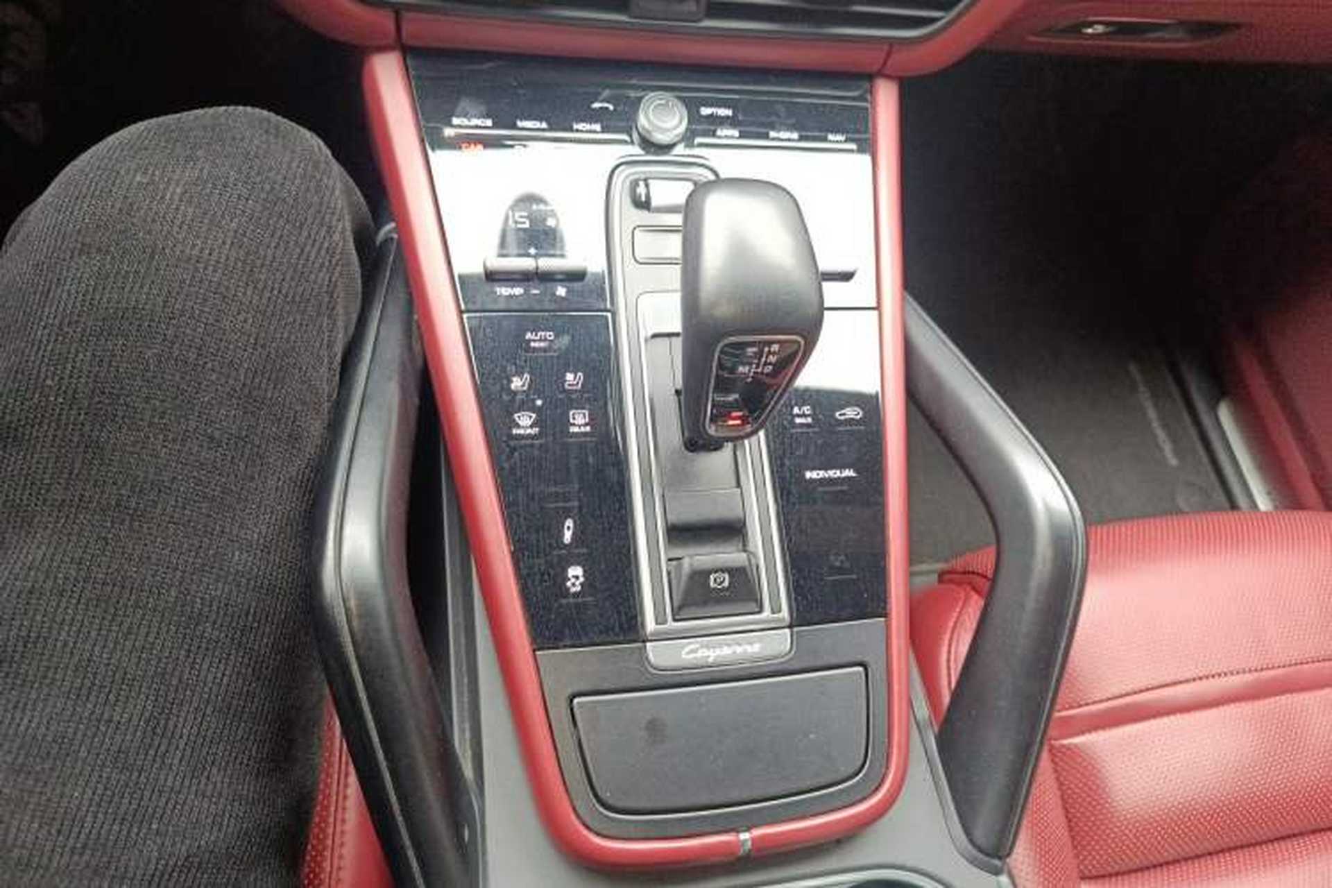 Used Porsche Cayenne E-Hybrid 2019 Cayenne E-Hybrid 2.0T Gear Lever