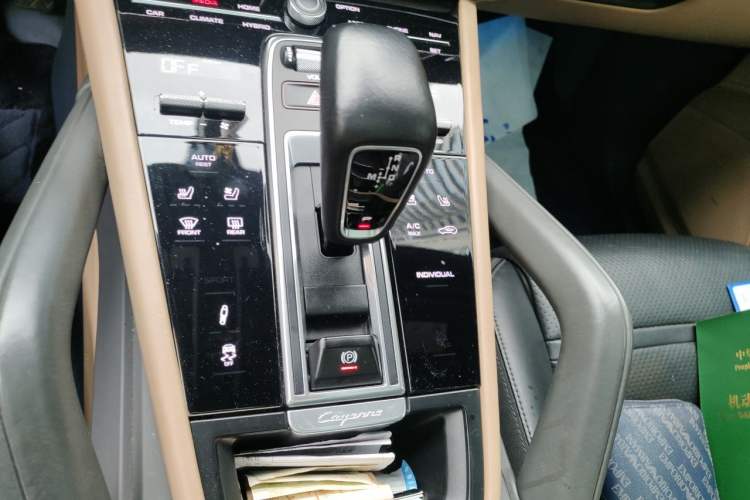 Used Porsche Cayenne E-Hybrid 2019 Cayenne E-Hybrid 2.0T Gear Lever