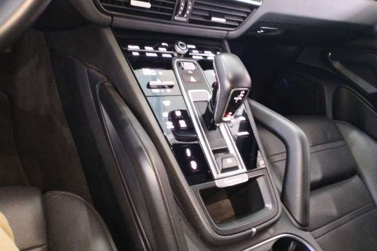 Used Porsche Cayenne E-Hybrid 2019 Cayenne E-Hybrid 2.0T Gear Lever