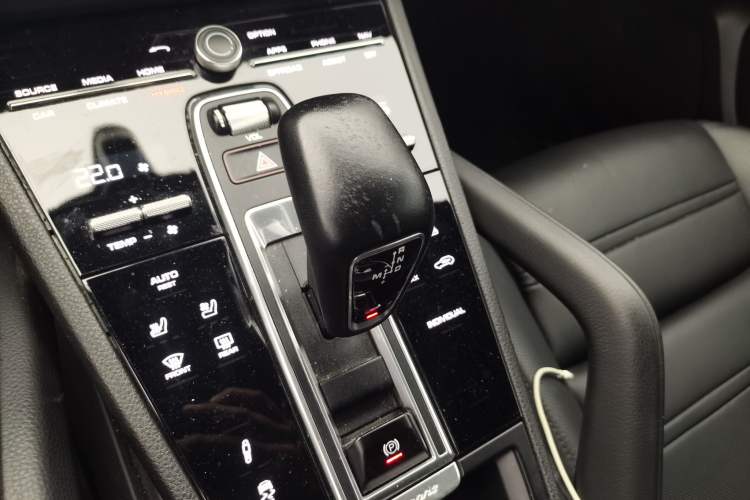 Used Porsche Cayenne E-Hybrid 2019 Cayenne E-Hybrid 2.0T Gear Lever