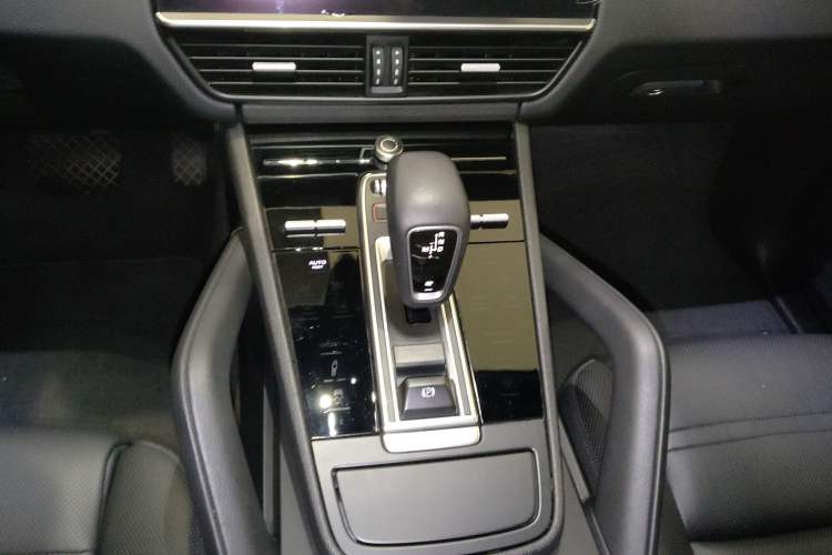 Used Porsche Cayenne E-Hybrid 2019 Cayenne E-Hybrid 2.0T Gear Lever