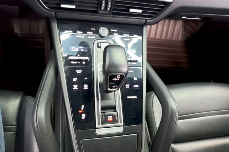 Used Porsche Cayenne E-Hybrid 2019 Cayenne E-Hybrid 2.0T Gear Lever