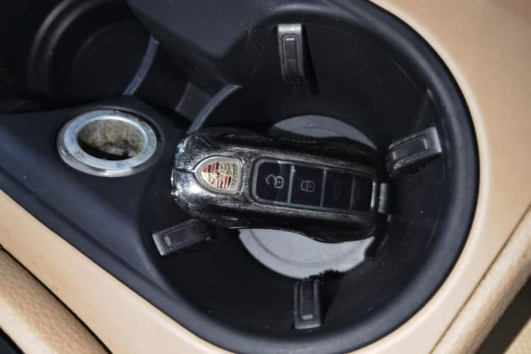 Used Porsche Cayenne E-Hybrid 2019 Cayenne E-Hybrid 2.0T Interior 1