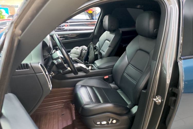 Used Porsche Cayenne E-Hybrid 2019 Cayenne E-Hybrid 2.0T Left Front Seat
