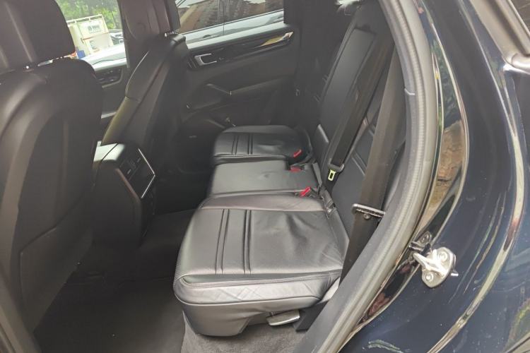 Used Porsche Cayenne E-Hybrid 2019 Cayenne E-Hybrid 2.0T Left Rear Seat