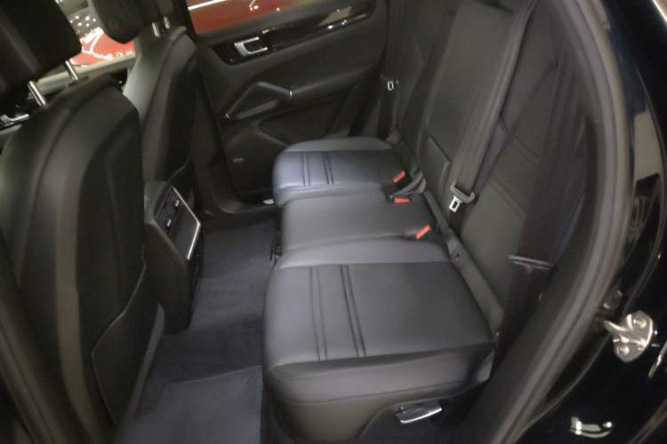 Used Porsche Cayenne E-Hybrid 2019 Cayenne E-Hybrid 2.0T Left Rear Seat