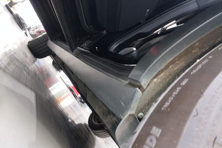 Used Porsche Cayenne E-Hybrid 2019 Cayenne E-Hybrid 2.0T Left Side Sill