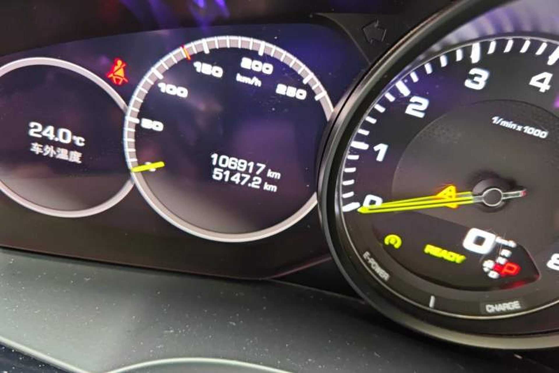 Used Porsche Cayenne E-Hybrid 2019 Cayenne E-Hybrid 2.0T Odometer Close Up