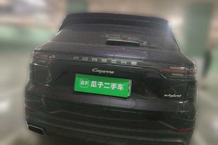 Used Porsche Cayenne E-Hybrid 2019 Cayenne E-Hybrid 2.0T Rear