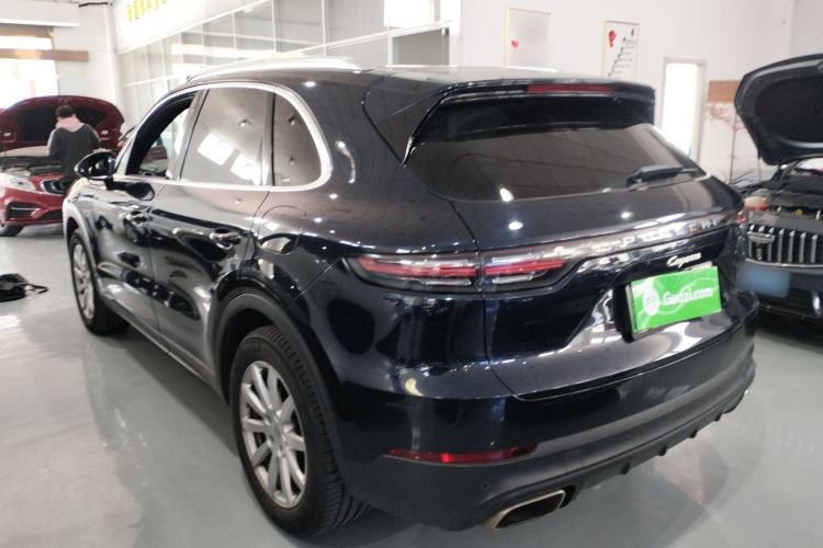 Used Porsche Cayenne E-Hybrid 2019 Cayenne E-Hybrid 2.0T Rear Left 45 Deg