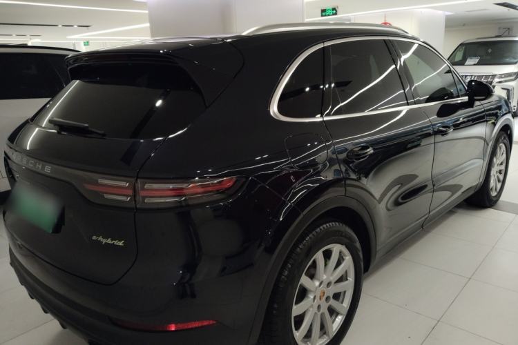 Used Porsche Cayenne E-Hybrid 2019 Cayenne E-Hybrid 2.0T Rear Right 45 Deg