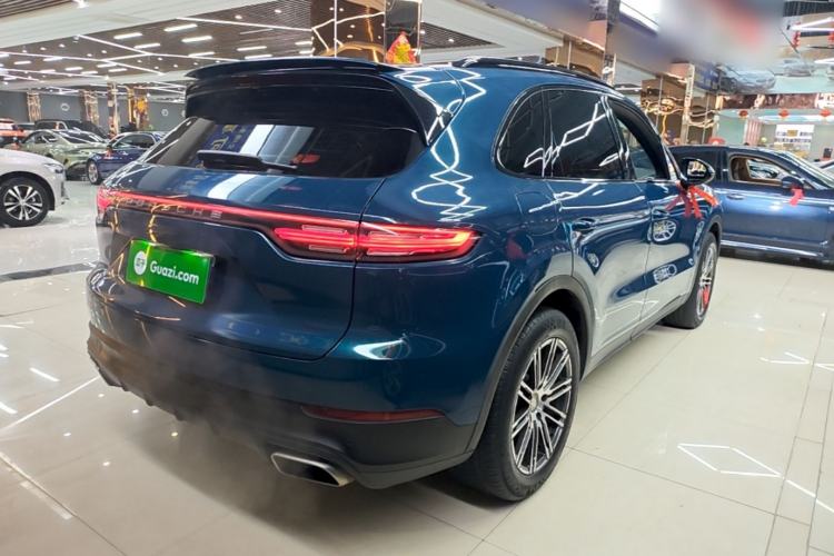 Used Porsche Cayenne E-Hybrid 2019 Cayenne E-Hybrid 2.0T Rear Right 45 Deg