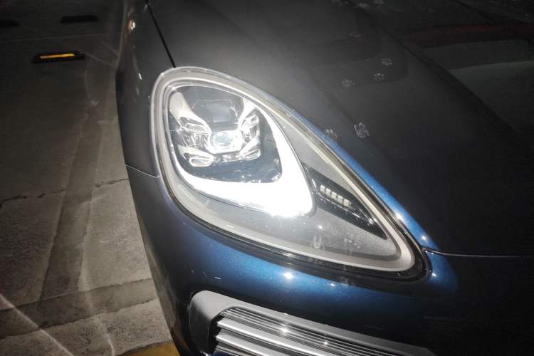 Used Porsche Cayenne E-Hybrid 2019 Cayenne E-Hybrid 2.0T Right Front Headlight