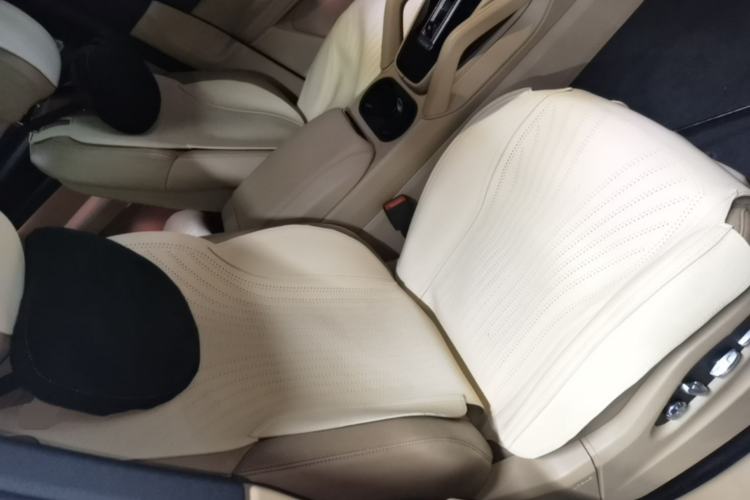 Used Porsche Cayenne E-Hybrid 2019 Cayenne E-Hybrid 2.0T Right Front Seat