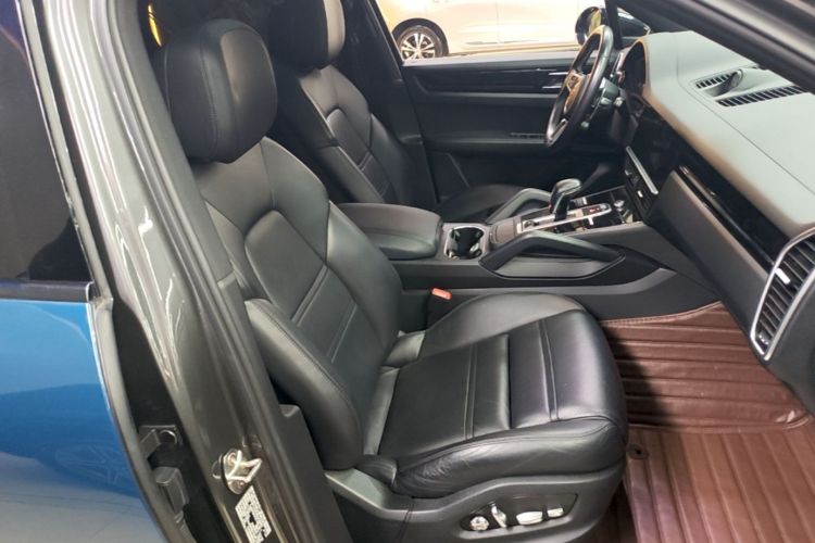 Used Porsche Cayenne E-Hybrid 2019 Cayenne E-Hybrid 2.0T Right Front Seat
