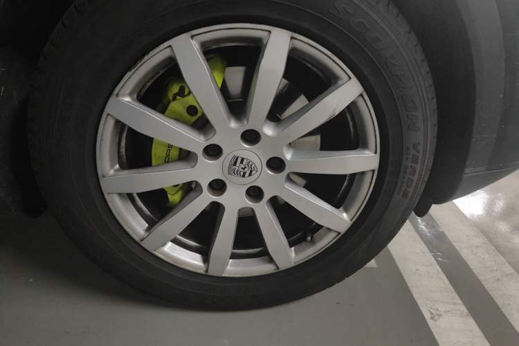 Used Porsche Cayenne E-Hybrid 2019 Cayenne E-Hybrid 2.0T Right Front Wheel Hub