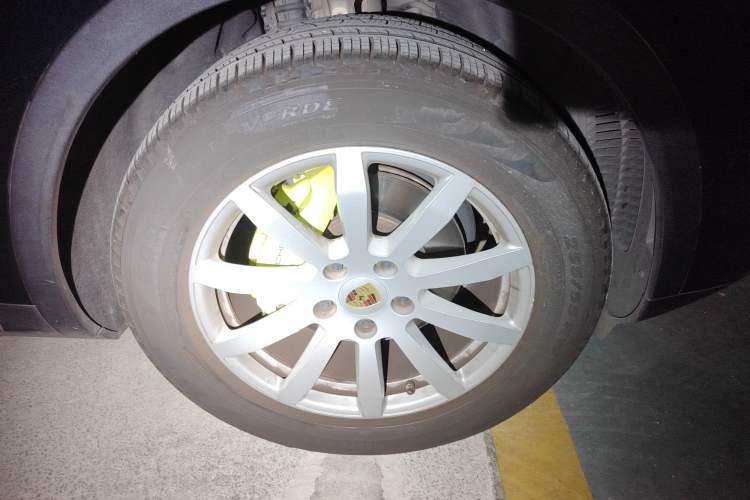 Used Porsche Cayenne E-Hybrid 2019 Cayenne E-Hybrid 2.0T Right Front Wheel Hub