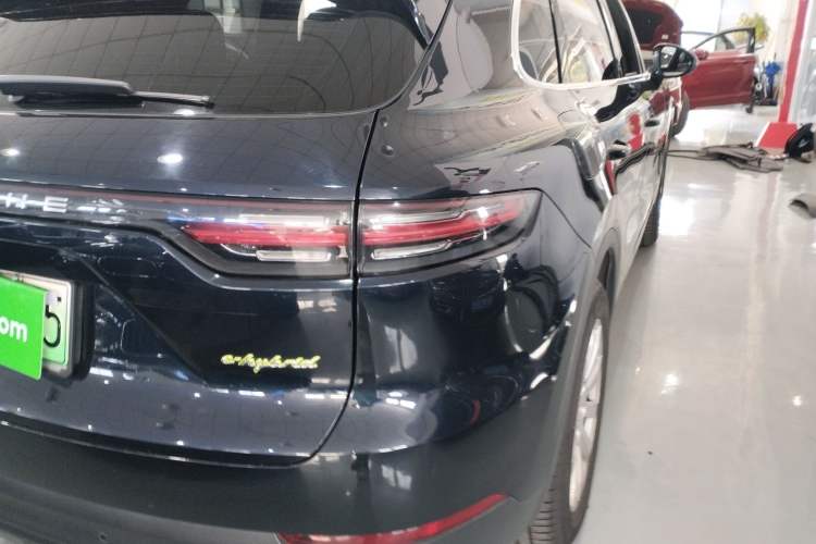 Used Porsche Cayenne E-Hybrid 2019 Cayenne E-Hybrid 2.0T Right Rear Taillight