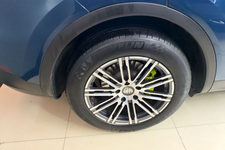 Used Porsche Cayenne E-Hybrid 2019 Cayenne E-Hybrid 2.0T Right Rear Wheel Hub