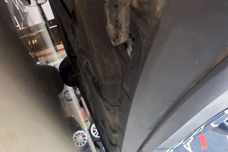Used Porsche Cayenne E-Hybrid 2019 Cayenne E-Hybrid 2.0T Right Side Sill