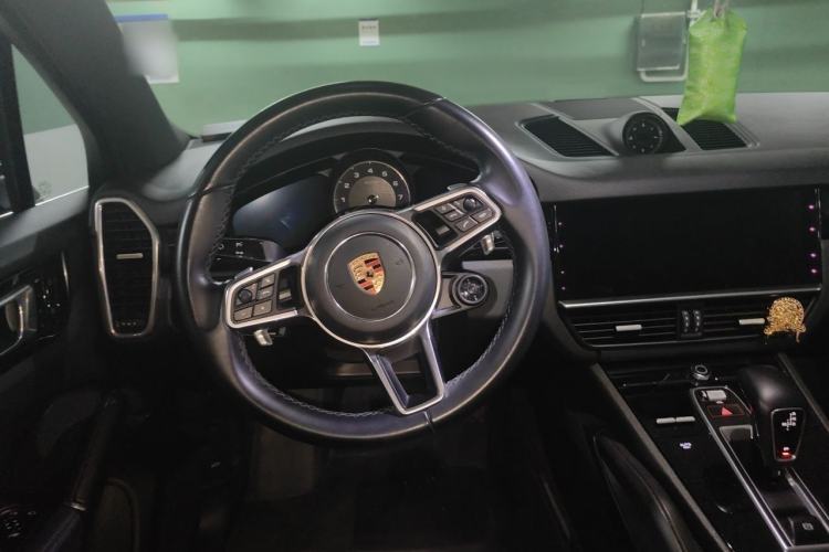 Used Porsche Cayenne E-Hybrid 2019 Cayenne E-Hybrid 2.0T Steering Wheel