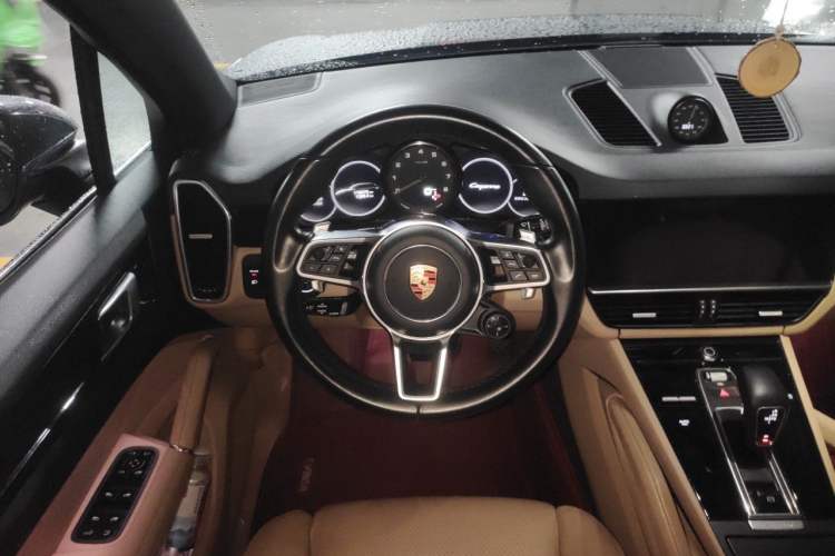 Used Porsche Cayenne E-Hybrid 2019 Cayenne E-Hybrid 2.0T Steering Wheel