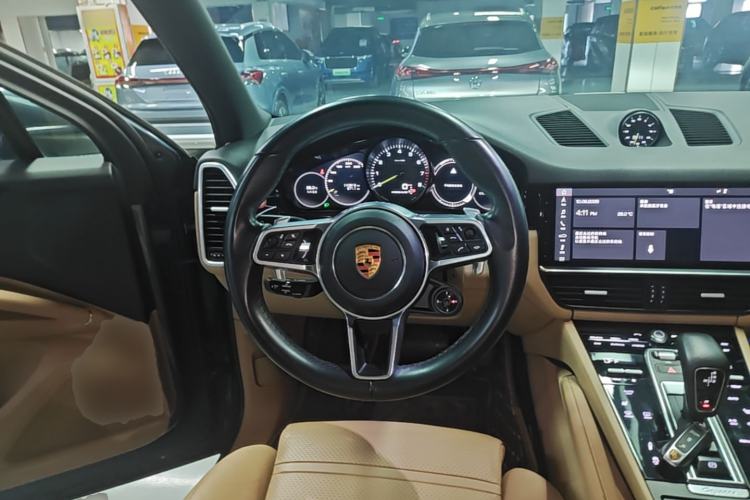 Used Porsche Cayenne E-Hybrid 2019 Cayenne E-Hybrid 2.0T Steering Wheel