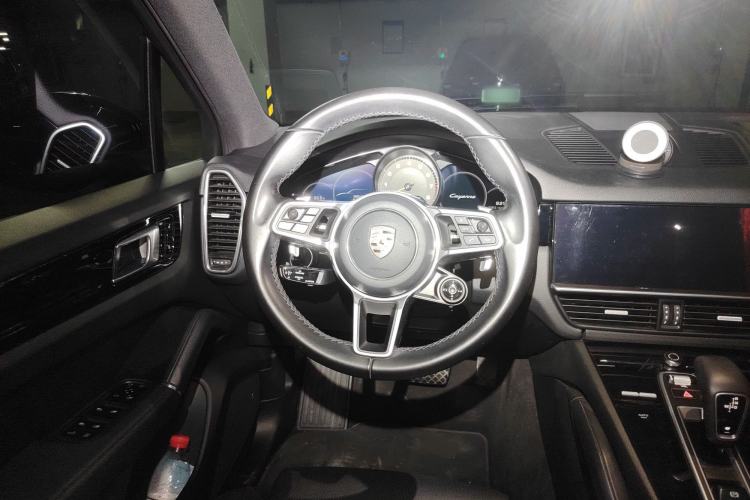 Used Porsche Cayenne E-Hybrid 2019 Cayenne E-Hybrid 2.0T Steering Wheel