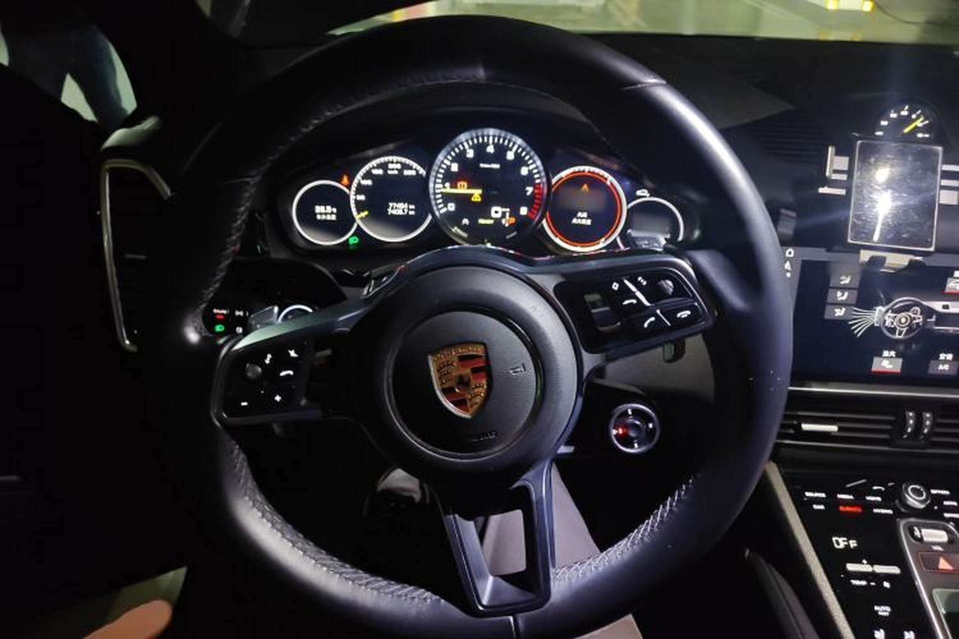 Used Porsche Cayenne E-Hybrid 2019 Cayenne E-Hybrid 2.0T Steering Wheel