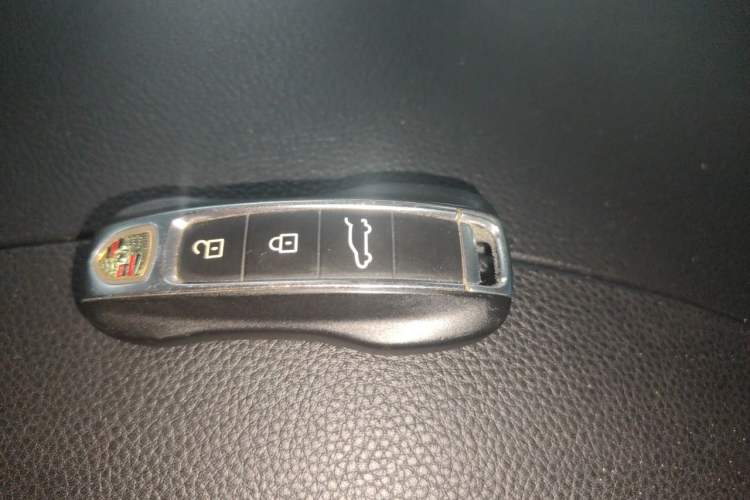 Used Porsche Cayenne E-Hybrid 2019 Cayenne E-Hybrid 2.0T Vehicle Key