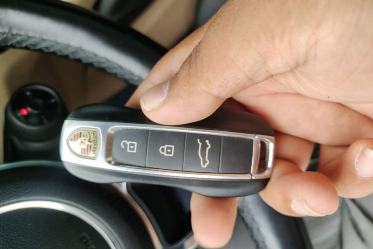 Used Porsche Cayenne E-Hybrid 2019 Cayenne E-Hybrid 2.0T Vehicle Key