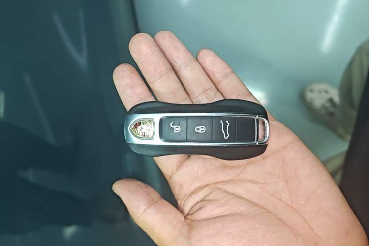 Used Porsche Cayenne E-Hybrid 2019 Cayenne E-Hybrid 2.0T Vehicle Key