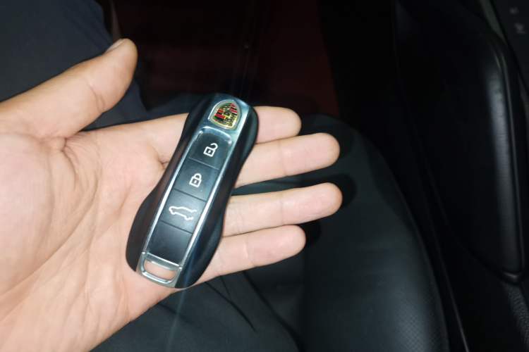 Used Porsche Cayenne E-Hybrid 2019 Cayenne E-Hybrid 2.0T Vehicle Key