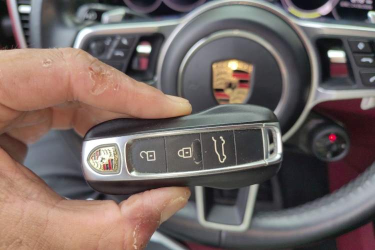 Used Porsche Cayenne E-Hybrid 2019 Cayenne E-Hybrid 2.0T Vehicle Key