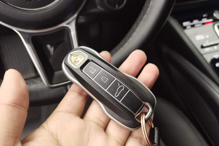 Used Porsche Cayenne E-Hybrid 2019 Cayenne E-Hybrid 2.0T Vehicle Key