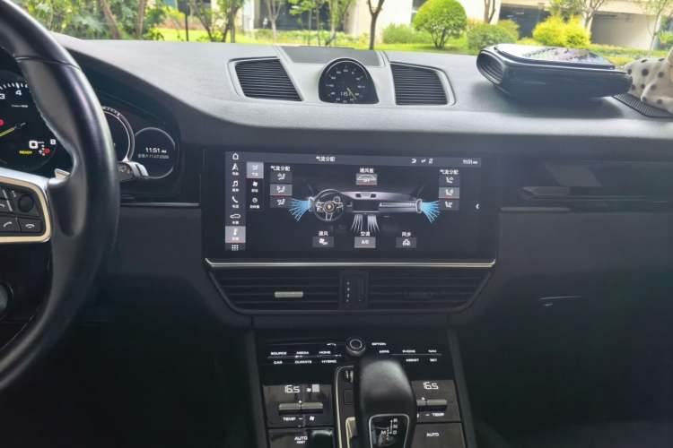 Used Porsche Cayenne E-Hybrid 2019 Cayenne E-Hybrid 2.0T Audio And AC Panel