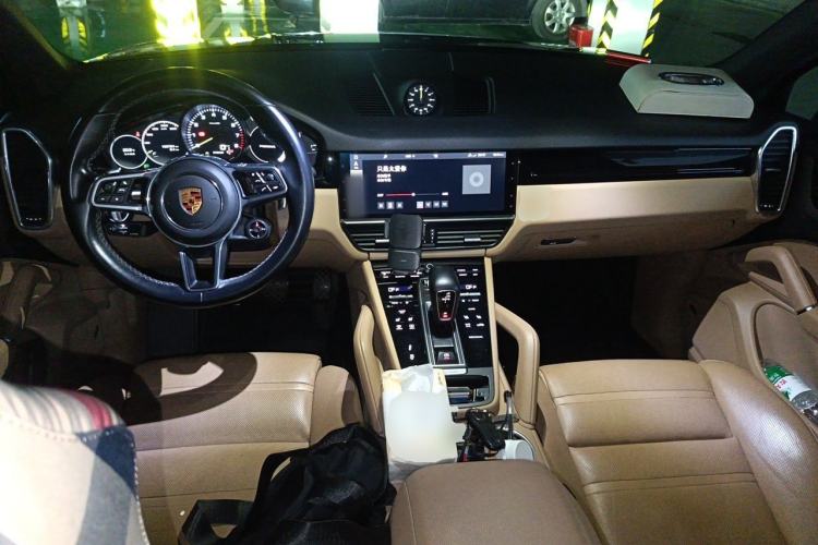 Used Porsche Cayenne E-Hybrid 2019 Cayenne E-Hybrid 2.0T Center Console