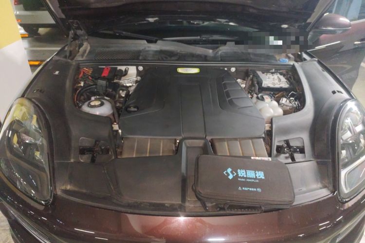 Used Porsche Cayenne E-Hybrid 2019 Cayenne E-Hybrid 2.0T Engine Bay