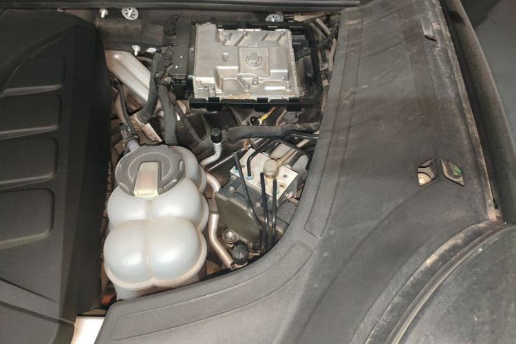 Used Porsche Cayenne E-Hybrid 2019 Cayenne E-Hybrid 2.0T Engine Bay Left