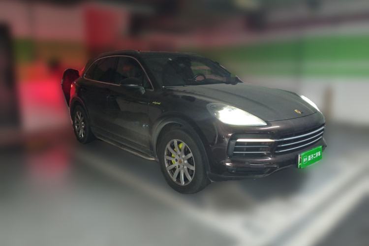 Used Porsche Cayenne E-Hybrid 2019 Cayenne E-Hybrid 2.0T Front Right 45 Deg