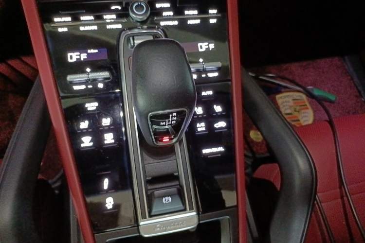 Used Porsche Cayenne E-Hybrid 2019 Cayenne E-Hybrid 2.0T Gear Lever