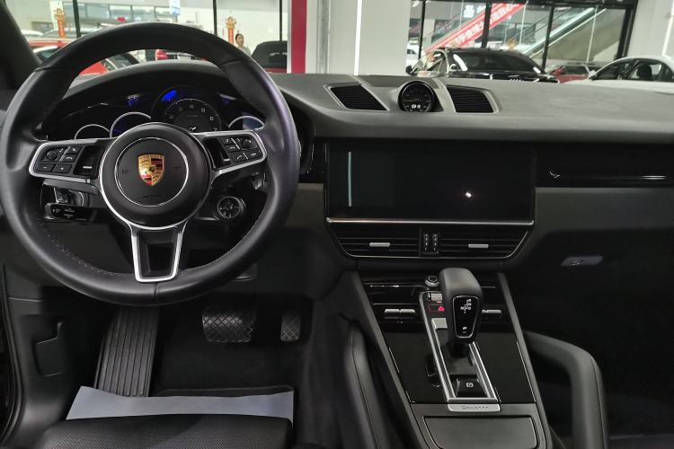 Used Porsche Cayenne E-Hybrid 2019 Cayenne E-Hybrid 2.0T Interior 1