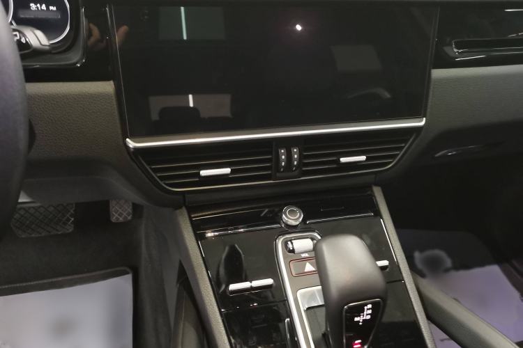 Used Porsche Cayenne E-Hybrid 2019 Cayenne E-Hybrid 2.0T Interior 3