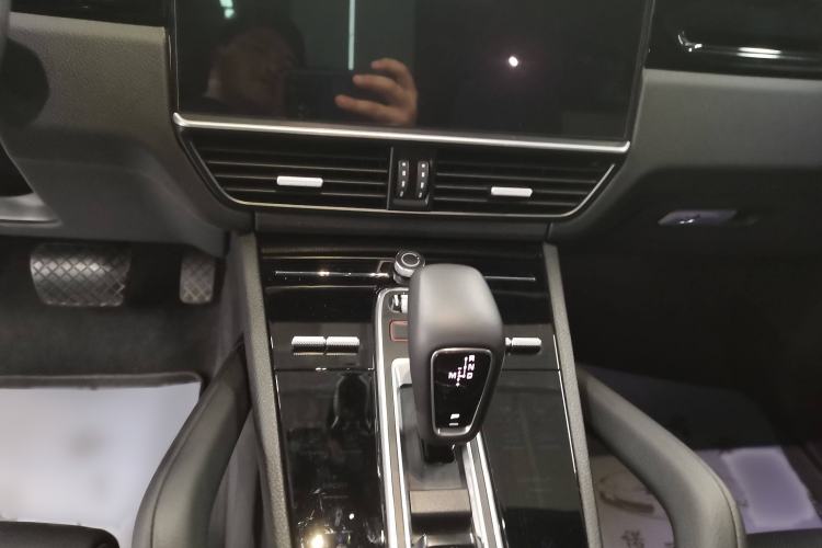 Used Porsche Cayenne E-Hybrid 2019 Cayenne E-Hybrid 2.0T Interior 5