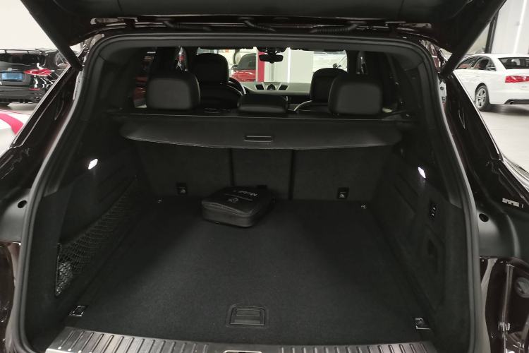 Used Porsche Cayenne E-Hybrid 2019 Cayenne E-Hybrid 2.0T Interior 9