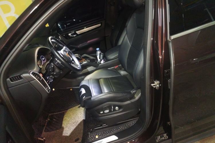 Used Porsche Cayenne E-Hybrid 2019 Cayenne E-Hybrid 2.0T Left Front Seat