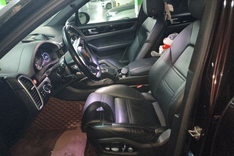 Used Porsche Cayenne E-Hybrid 2019 Cayenne E-Hybrid 2.0T Left Front Seat
