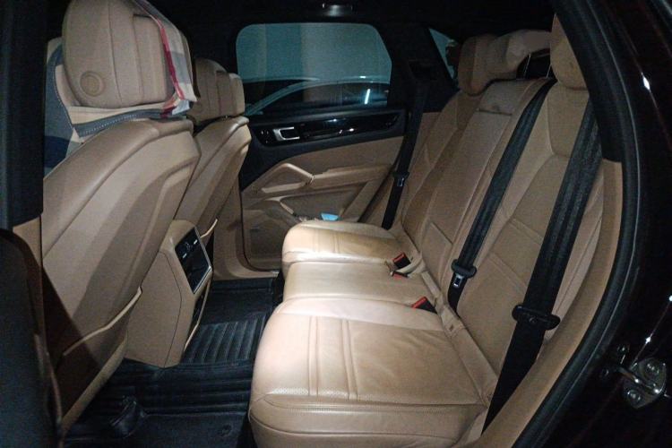 Used Porsche Cayenne E-Hybrid 2019 Cayenne E-Hybrid 2.0T Left Rear Seat
