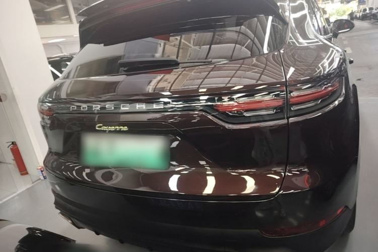 Used Porsche Cayenne E-Hybrid 2019 Cayenne E-Hybrid 2.0T Rear