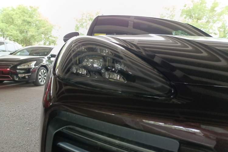 Used Porsche Cayenne E-Hybrid 2019 Cayenne E-Hybrid 2.0T Right Front Headlight